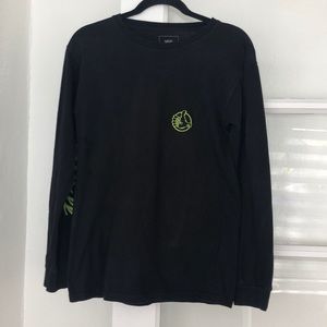VANS 100% cotton long sleeve graphic tee.Men’s small